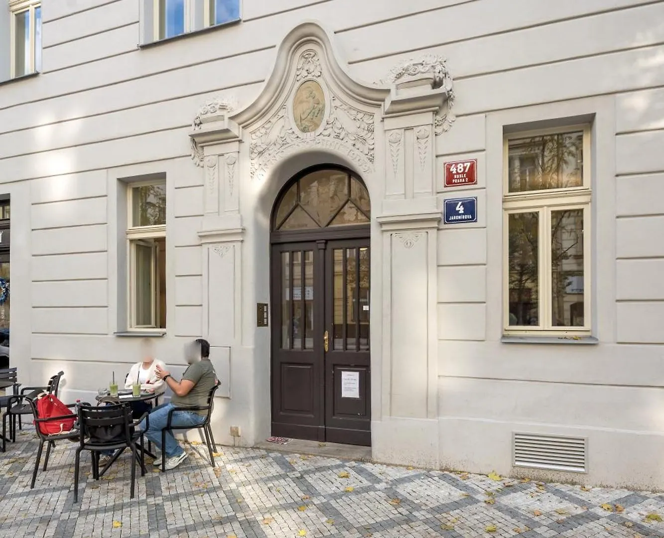 Prague Days - Attic Apt - Workspace - 100 Mbps Wi-Fi - Park Nearby Apartment