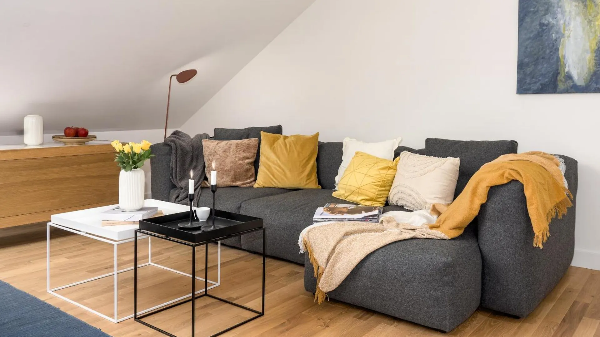 Prague Days - Attic Apt - Workspace - 100 Mbps Wi-Fi - Park Nearby Apartment